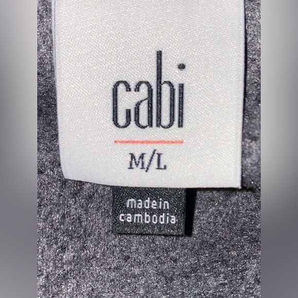 CAbi Novel Herringbone Tweed Vest Women M/L Quiet Luxury Capsule Wardrobe - Picture 3 of 8